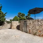 Trulli Restano By Perle Di Puglia * 奇斯泰尼诺