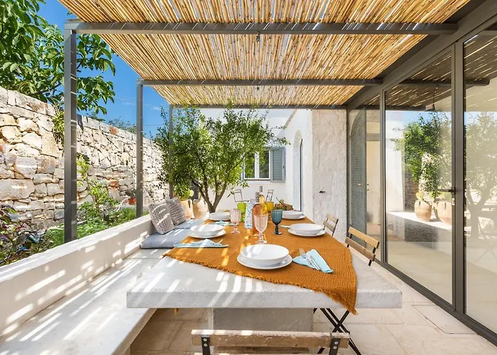 Trulli Restano By Perle Di Puglia * Cisternino