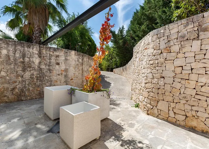 Trulli Restano By Perle Di Puglia
