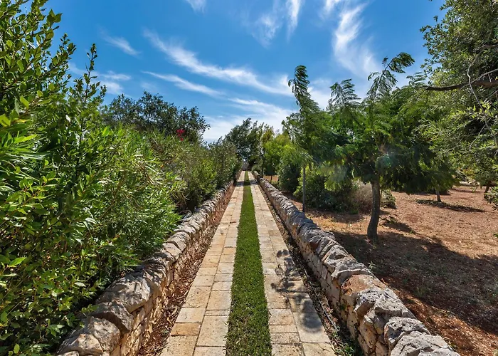 Trulli Restano By Perle Di Puglia * Cisternino